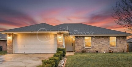 Building Photo - 310 Sims Ridge Dr