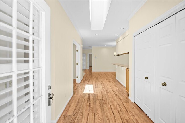 Foto del edificio - 7362 Pine Creek Way