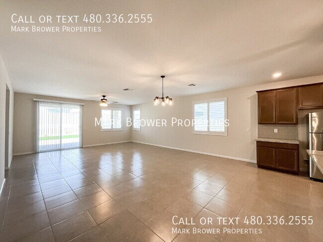 Foto del edificio - 17826 W Via De Luna Dr