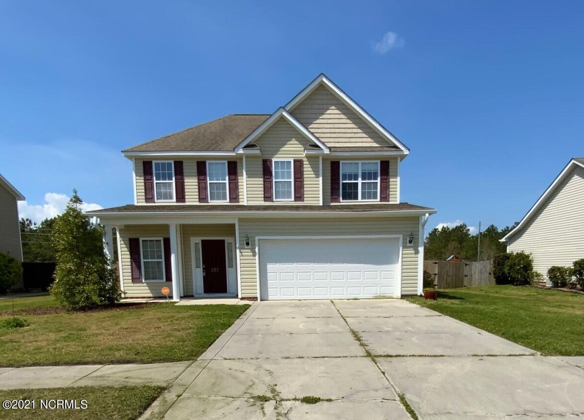 Primary Photo - 237 Silver Hills Dr