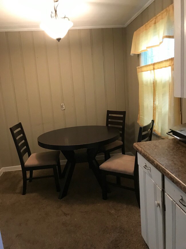 Foto del edificio - 208 Russell St