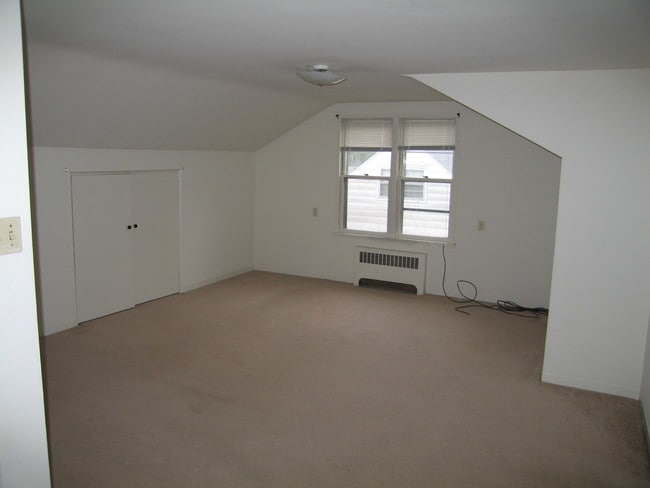 Building Photo - 234 E McCormick Ave