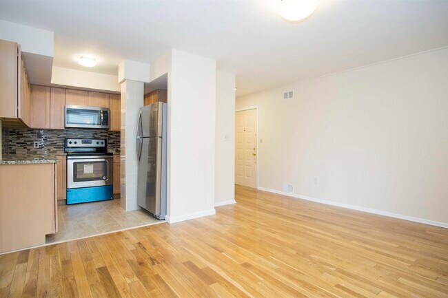 Foto del edificio - 200 Central Ave