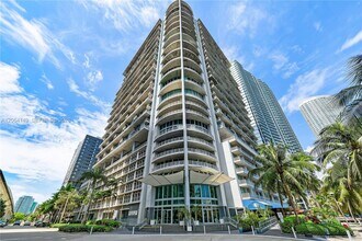 Building Photo - 690 SW 1st Ct