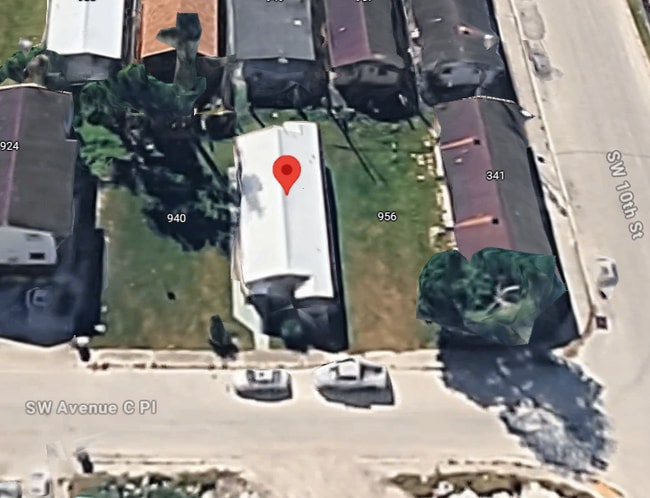 Building Photo - 948 SW Avenue C