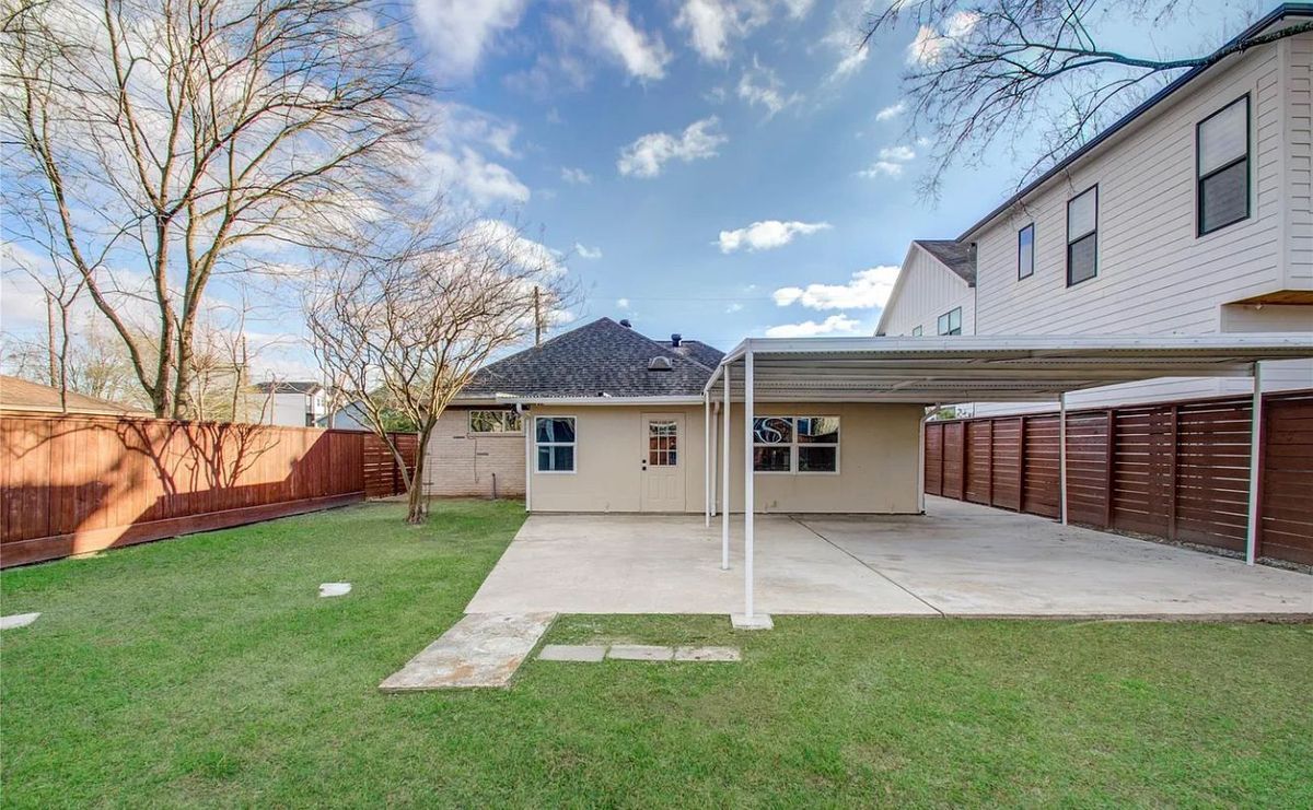 Foto principal - 1109 Moody St