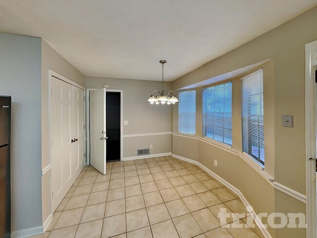 Building Photo - 2503 Hewatt Rd
