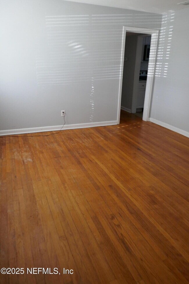 Building Photo - 2326 Red Oak Dr