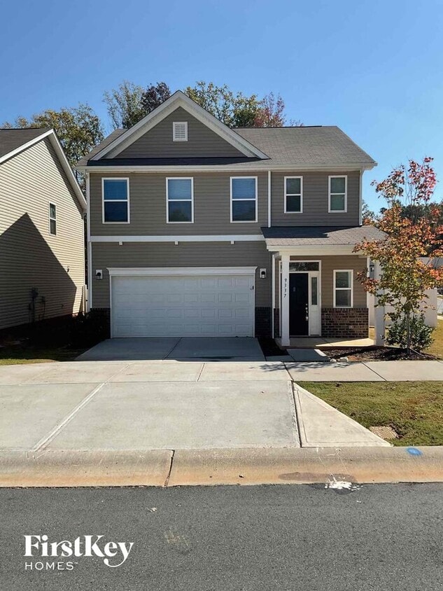 9337 Sloan Forest Dr, Charlotte, NC 28215 House Rental in Charlotte