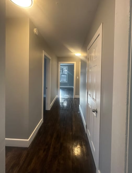 Building Photo - 354 Pine St