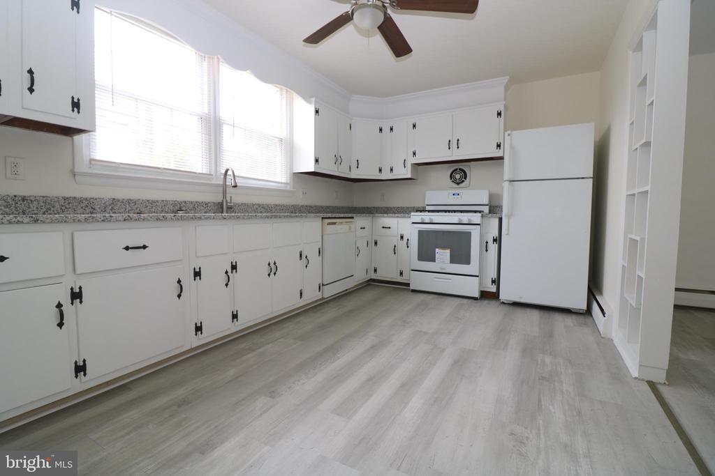 Primary Photo - 1536 S Governors Ave