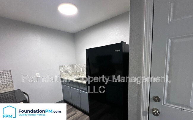 Foto del edificio - 1283 E Raines Rd