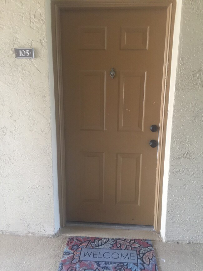 CONVENIENTE PRIMER PISO - 201 SW 116th Ave