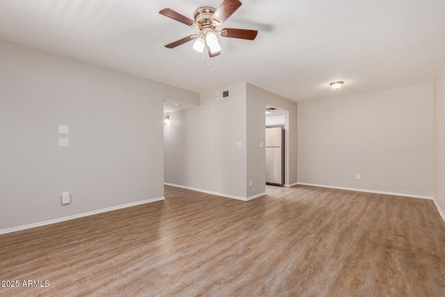Foto del edificio - 1340 N Recker Rd