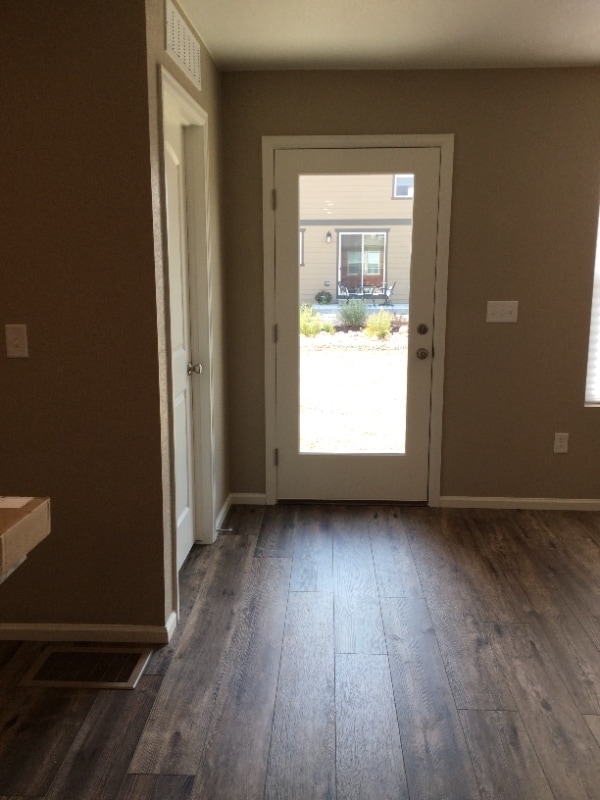 Building Photo - 2983 Cub Lake Dr