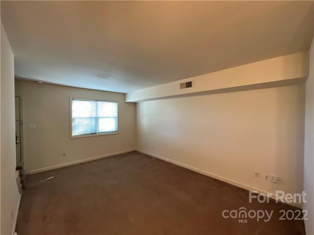 Building Photo - 1613 N Sharon Amity Rd