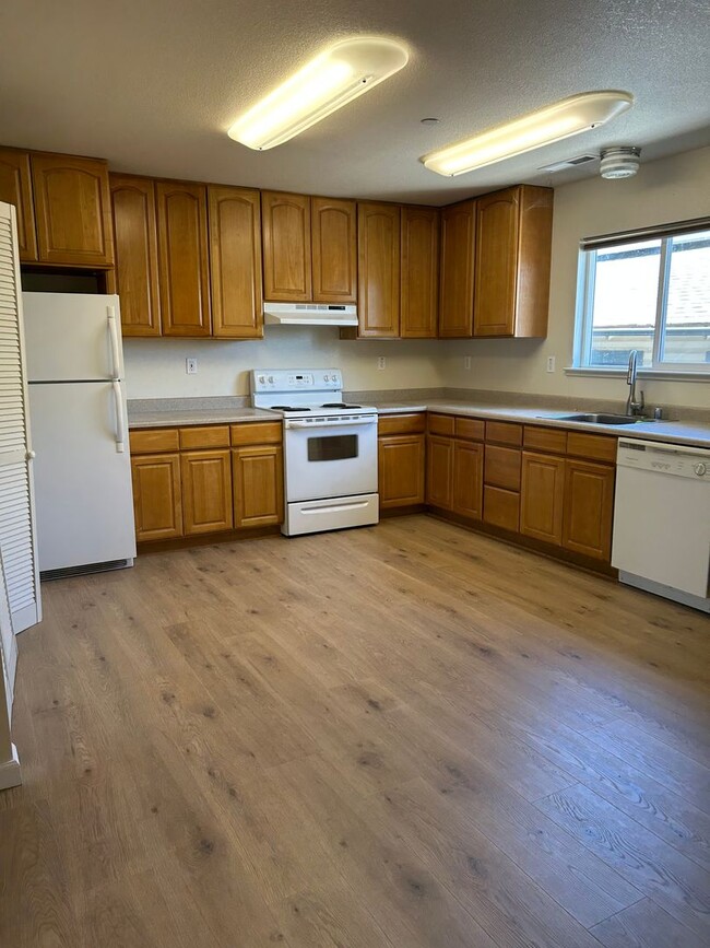 Building Photo - **Healdsburg, Home Sweet Home!!**
