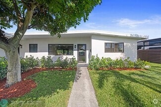 Building Photo - 315 E Jasmine Dr