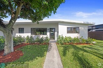 Building Photo - 315 E Jasmine Dr