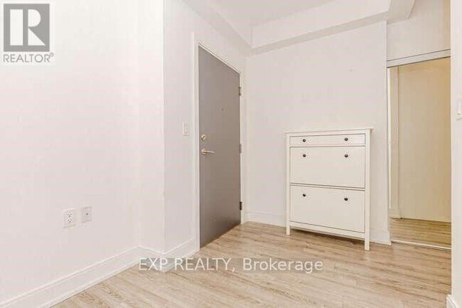 Photo du bâtiment - 9608 Yonge St