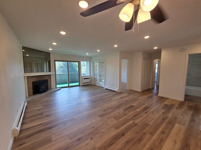 Building Photo - 3240 Iris Ave