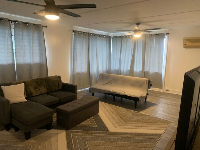 Building Photo - 110 Iwalani St