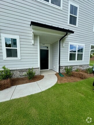 Building Photo - 9417 Munsing Dr
