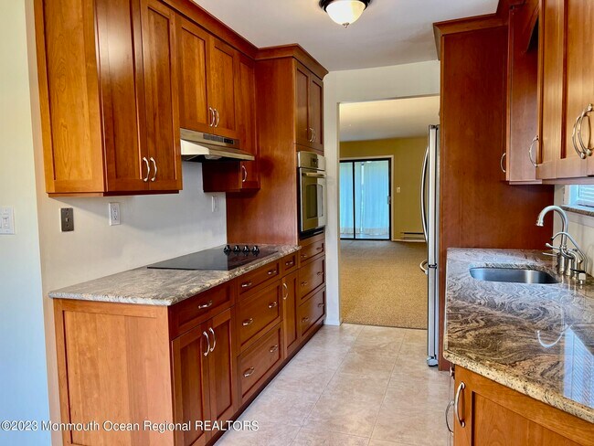 Building Photo - 56 Amberly Dr