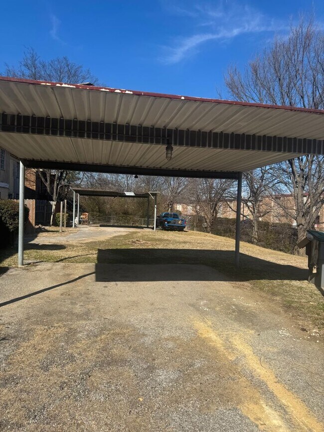 Foto del edificio - 996 University St