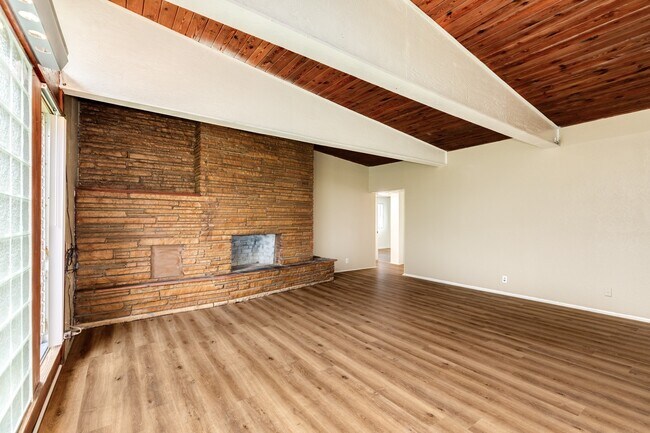 Foto del edificio - 159 Oak Dr