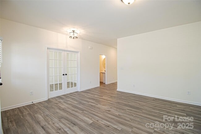 Building Photo - 3030 Falling Stone Cir