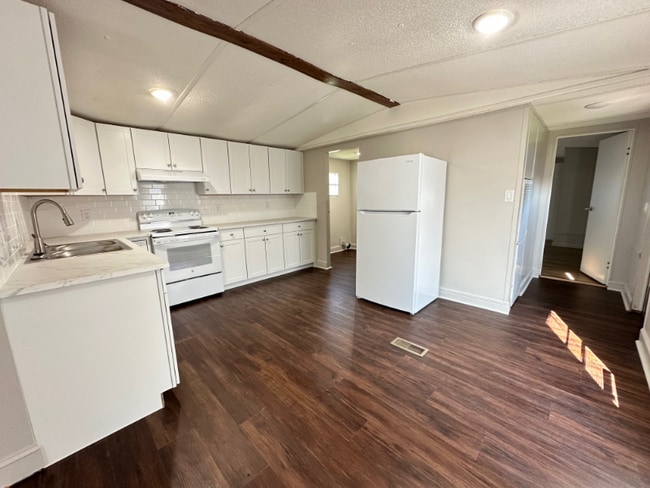 Building Photo - 124 Mattingly Ln