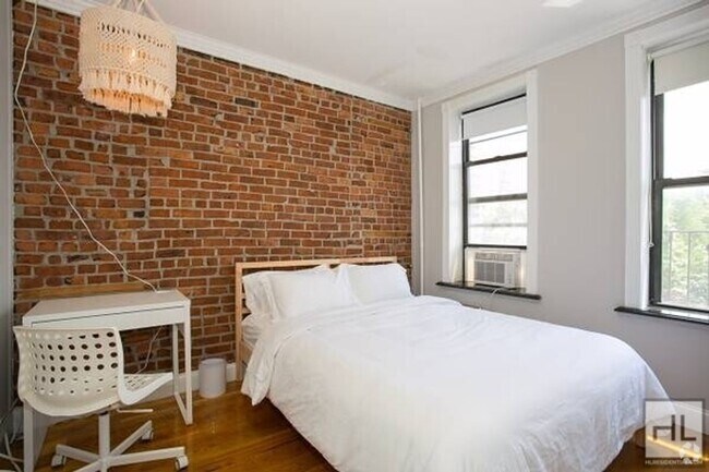 Building Photo - DREAM Lower East Side 2 Bedroom