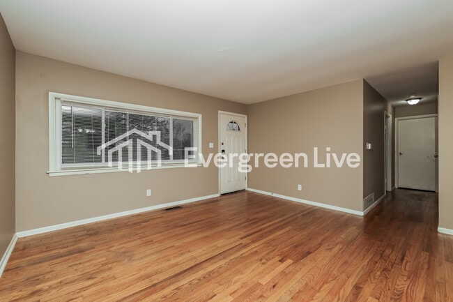 Building Photo - 5025 Ballard Dr