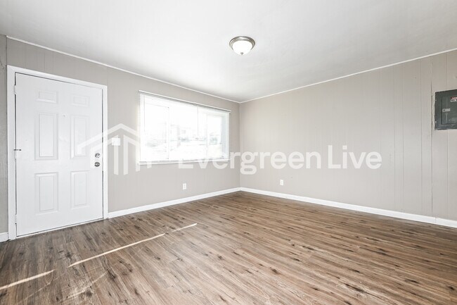 Building Photo - 419 Ferdinand Dr