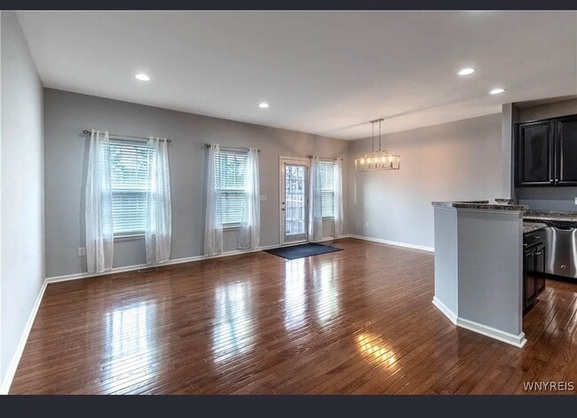 Foto del edificio - 4205 Arthur Ct