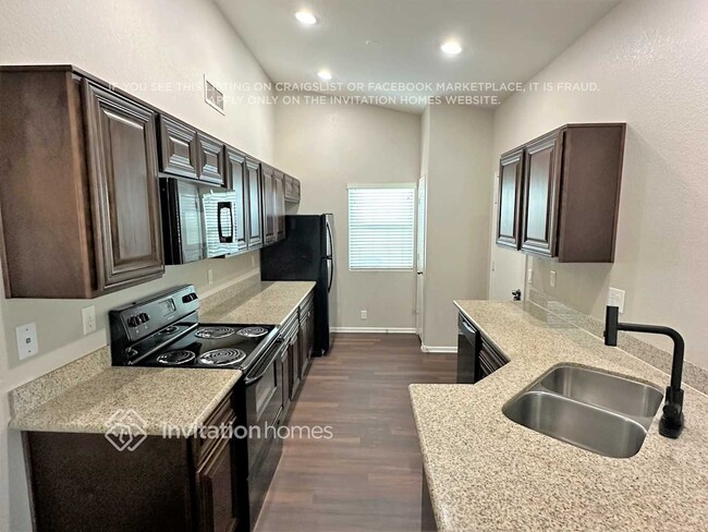 Building Photo - 8931 W Fullam St