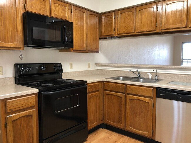 Foto del edificio - AVAILABLE NOW --Two Bedroom 1.5 Bath Duplex Unit in Euless