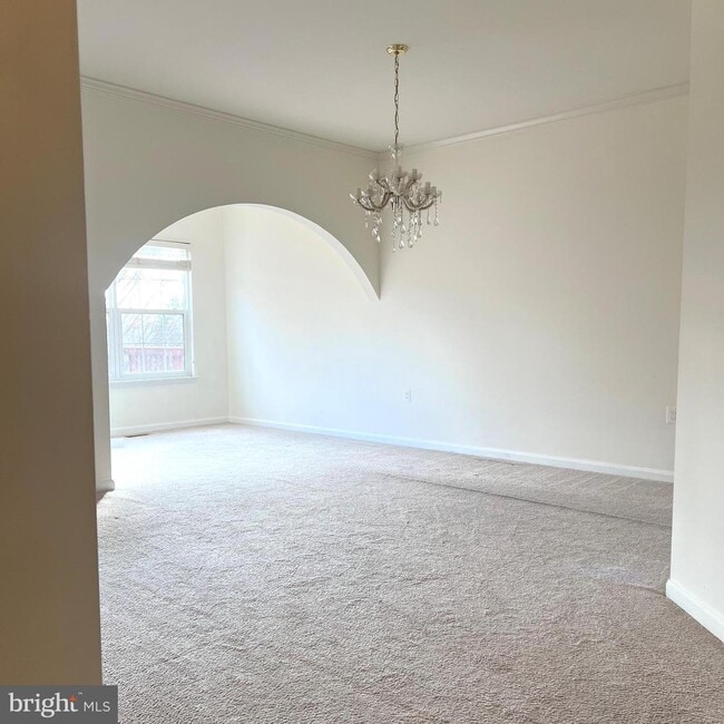Building Photo - 588 Lilac Terrace NE