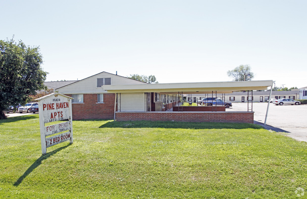 Building Photo - Pine Haven Apartments