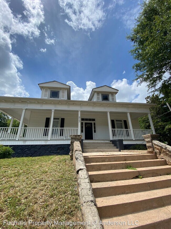 Foto del edificio - 4 br, 2 bath House - 815 W Whitner St