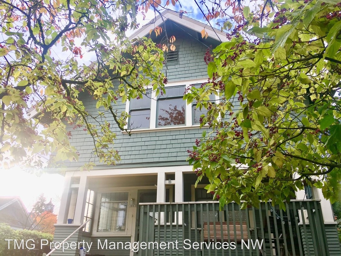 Primary Photo - 3862 SE Yamhill St
