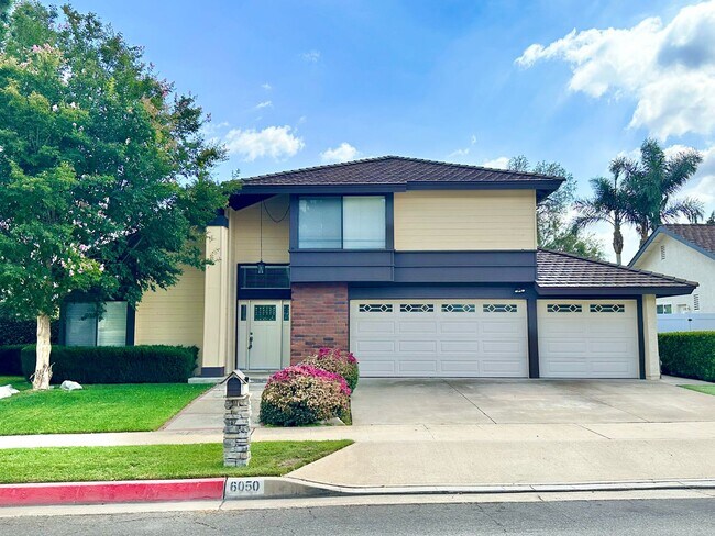 Foto del edificio - Large Mabury Ranch Home with Pool and 3 Ca...