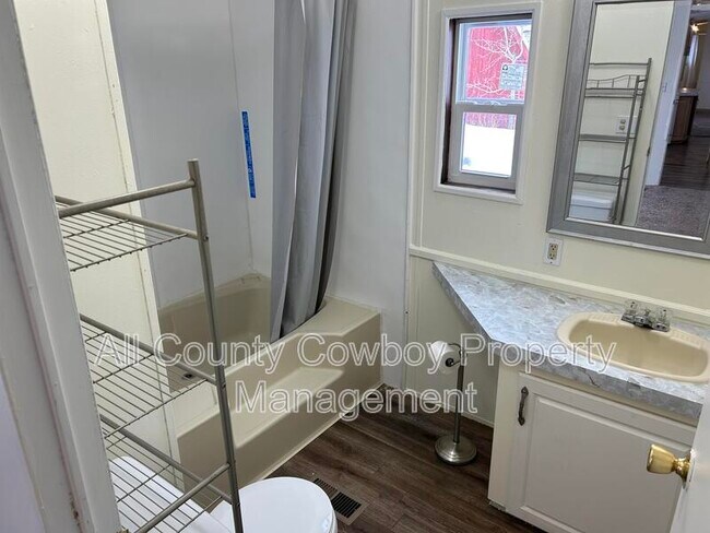 Foto del edificio - 4746 E Skyline Dr