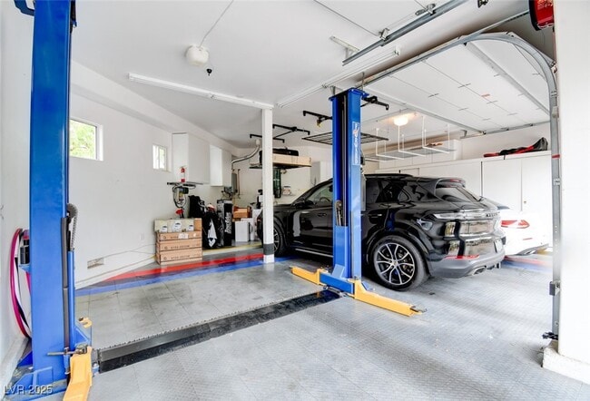 Building Photo - 304 Mesa Rim Ct