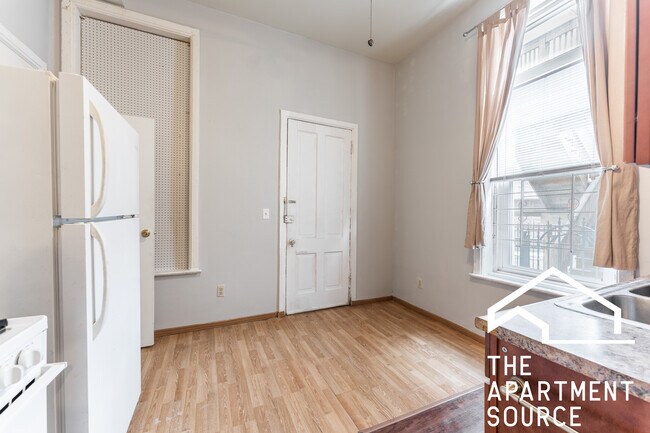 Foto del edificio - 1429 N Elk Grove Ave