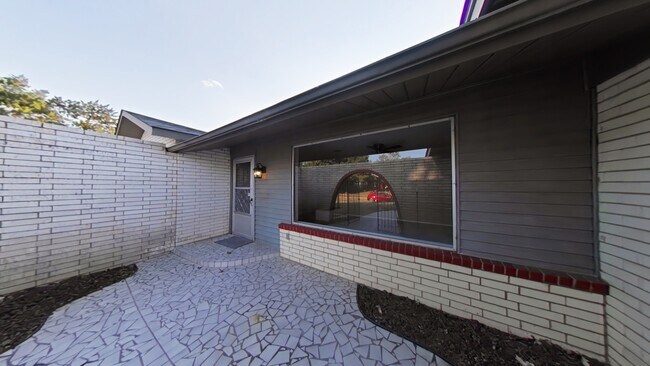 Building Photo - 812 NW 50th St