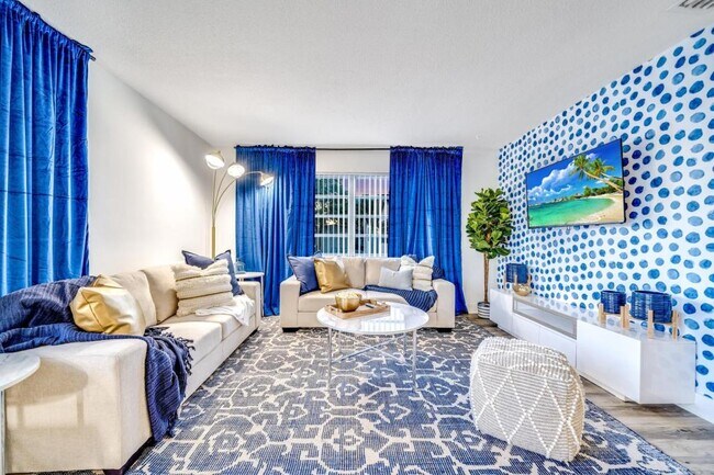 Building Photo - 376 Sunshine Dr