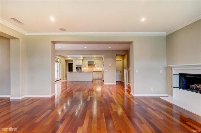 Building Photo - 4 br, 3.5 bath House - 31 Twin Gables