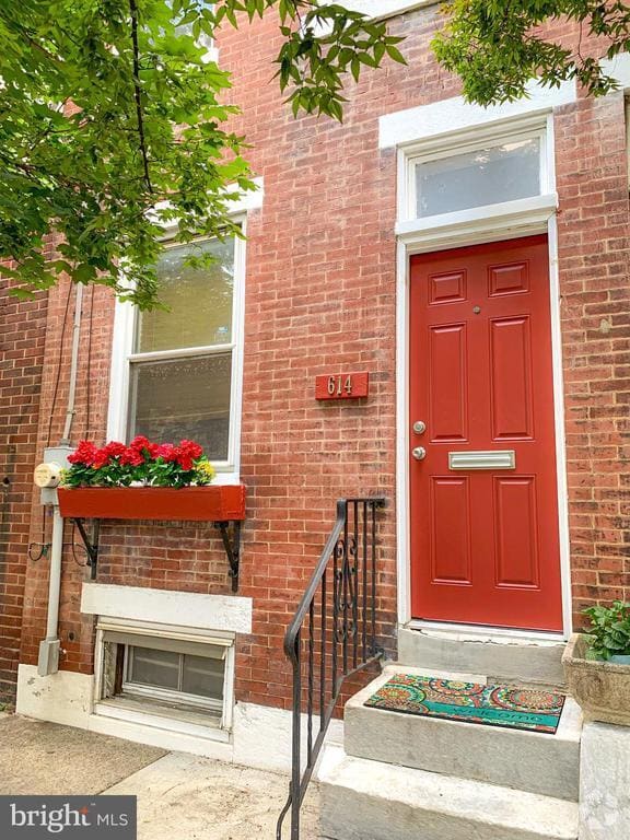 Building Photo - 614 S 27th St